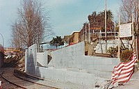 costruzione muro sostegno e cantine luglio 1990