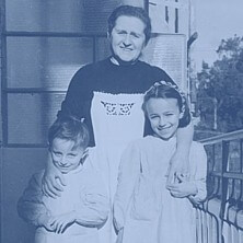 Andrea e Alba Zolezzi con la zia Preziosa
(foto del nonno Gigi Biancone, 1956)