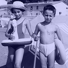 Alba Zolezzi col fratellino Andrea
(foto del nonno Gigi Biancone, 1958)