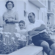 Tre generazioni
(foto del nonno Gigi Biancone con autoscatto, 1958)